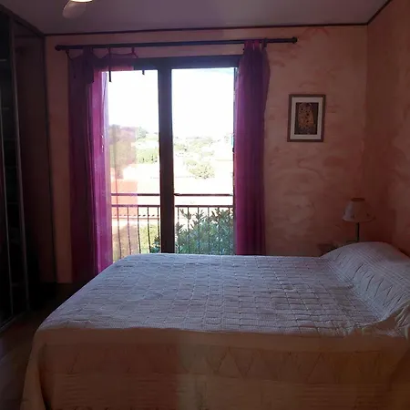 Villa 8col12 De Caractere Avec Piscine Privee