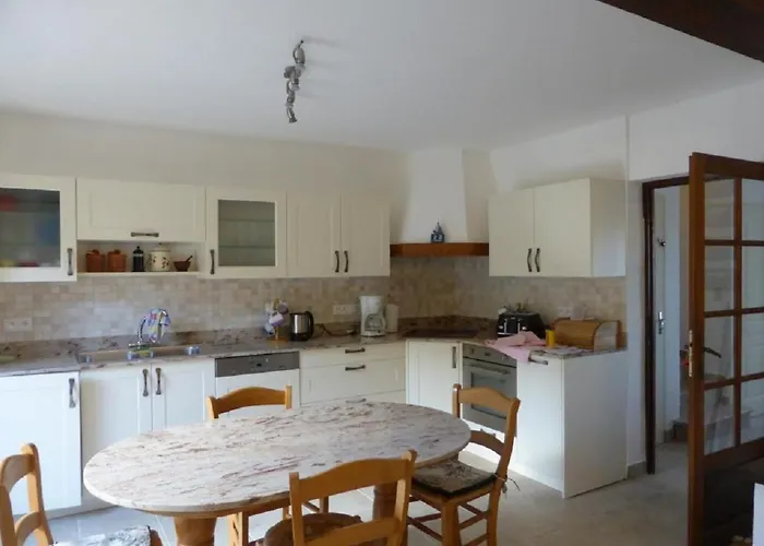 וילה 8col12 De Caractere Avec Piscine Privee